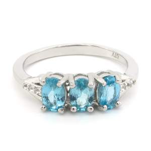 Серебряное кольцо 925 пробы 2,17 гр. с эфиопским опалом класса AAA 0,33 карат Серебряное кольцо 925 пробы 2,17 гр. с эфиопским опалом класса AAA 0,33 карат