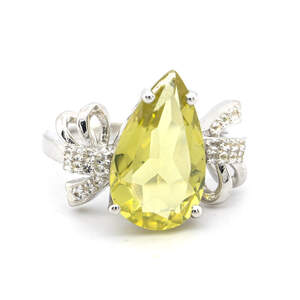 Серебряное кольцо 925 пробы 4,41 гр. с лимонным топазом и белыми цирконами с США 4,65 карат Серебряное кольцо 925 пробы 4,41 гр. с лимонным топазом и белыми цирконами с США 4,65 карат