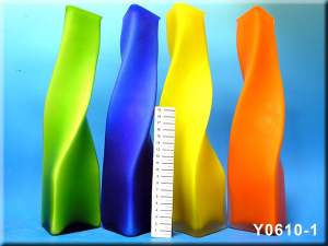 Ваза стеклянная 5 цветов 3-х гранная витая Ваза стеклянная 5 цветов 3-х гранная витая