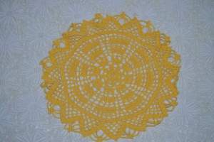 Салфетка (крючок) 25 см из пряжи 